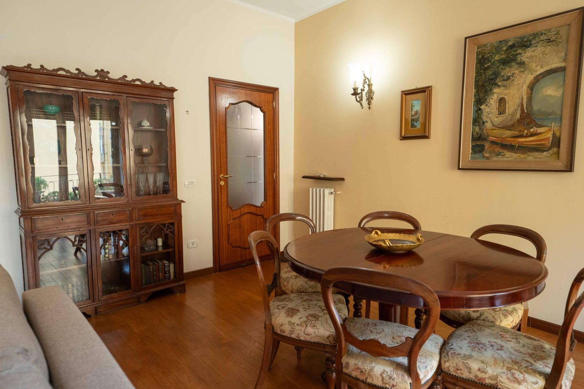 Apartment Un Salto Al Vomero By Dimorra Naples